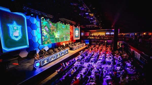 KPL职业辅助疑似出错装，这状态是不是太差了？