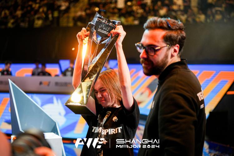 TES官博发布xiye生日返图：开启苏哥的新岁奇遇