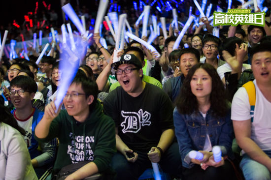 英雄联盟S12病情更新，RNG几乎全队中招只能线上参赛