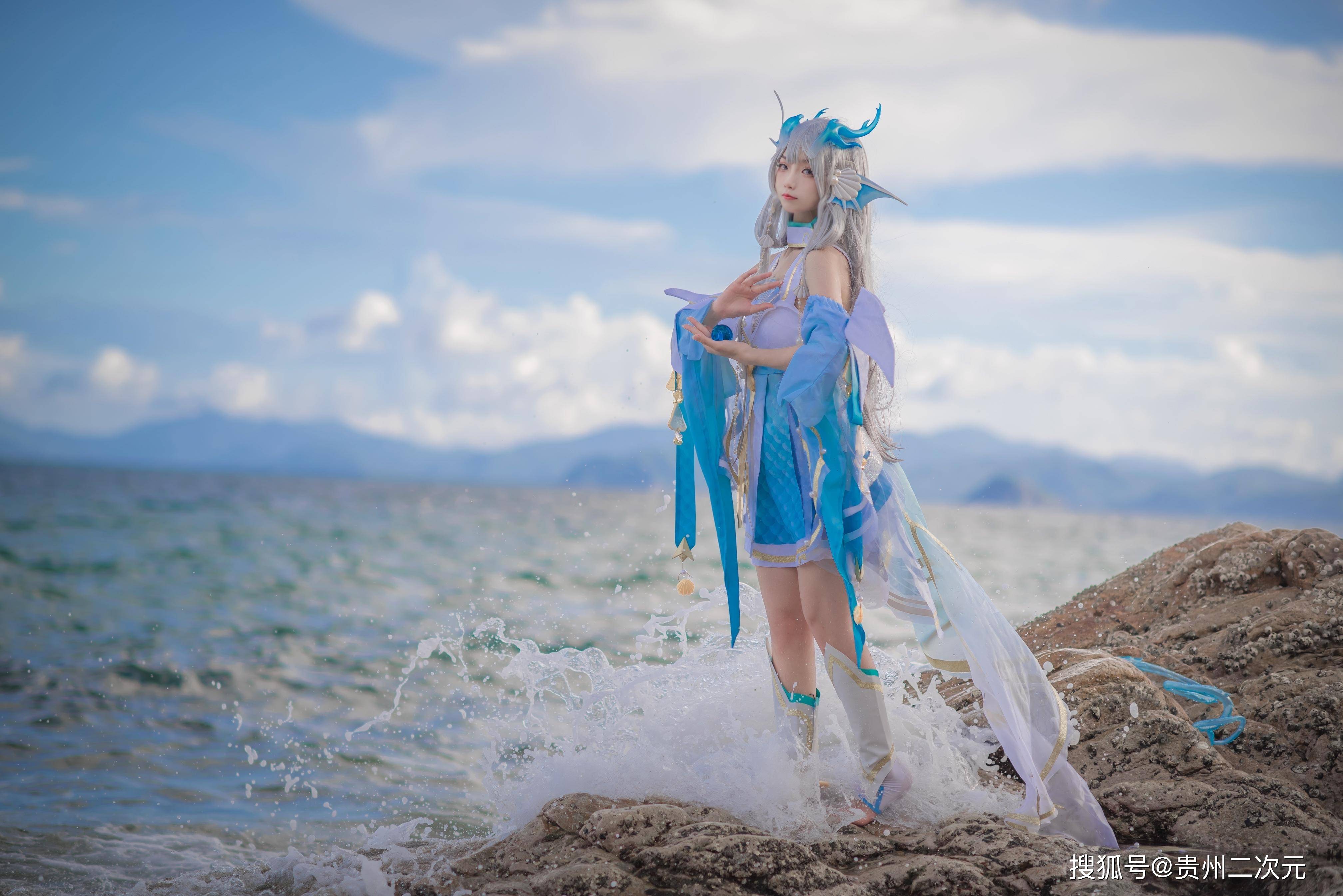 Liangchen , Jax, 和恶魔领主绕过 Baiye ，他的输出达到了最大值。 Bilibili Gaming 和 Weibo Gaming 打成平局。